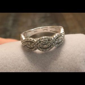 Woman’s 14K White Gold Diamond Ring